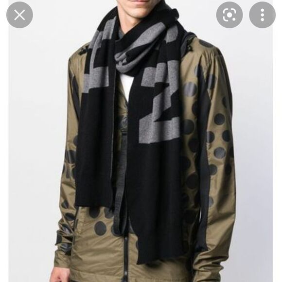 Positively Conscious Raeburn Knitted black cashmere blend Logo Scarf - Picture 2 of 9